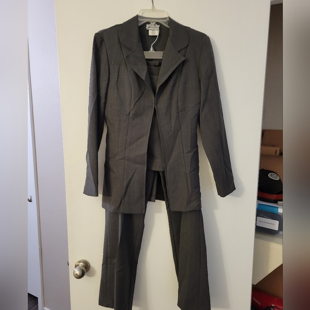 3-piece pantsuit